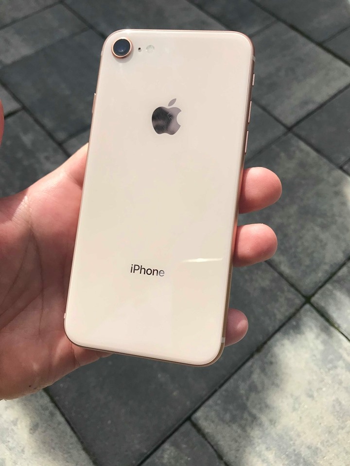 iPhone 8 64Gb...nový displej, 100% baterie - 2