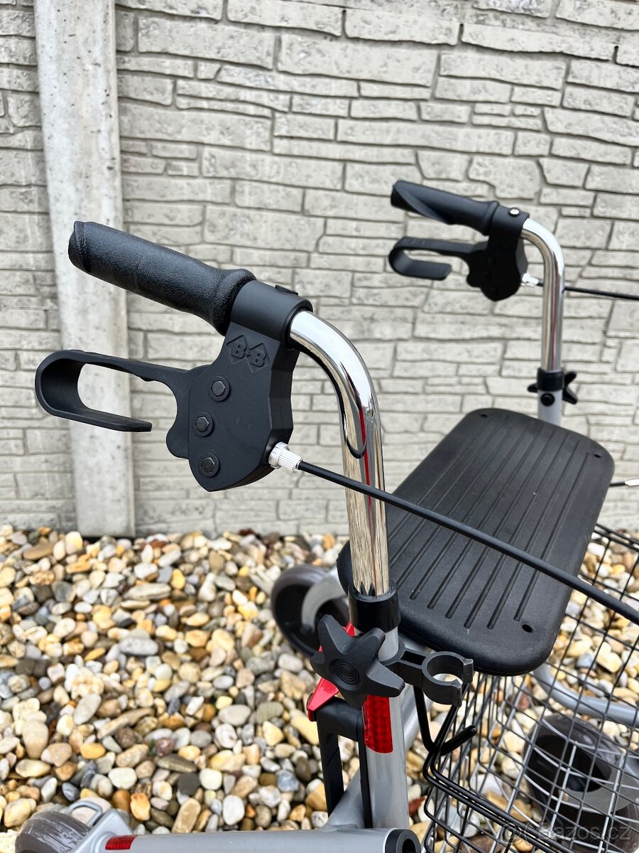 Chodítko pro seniory, invalidní vozík - 2