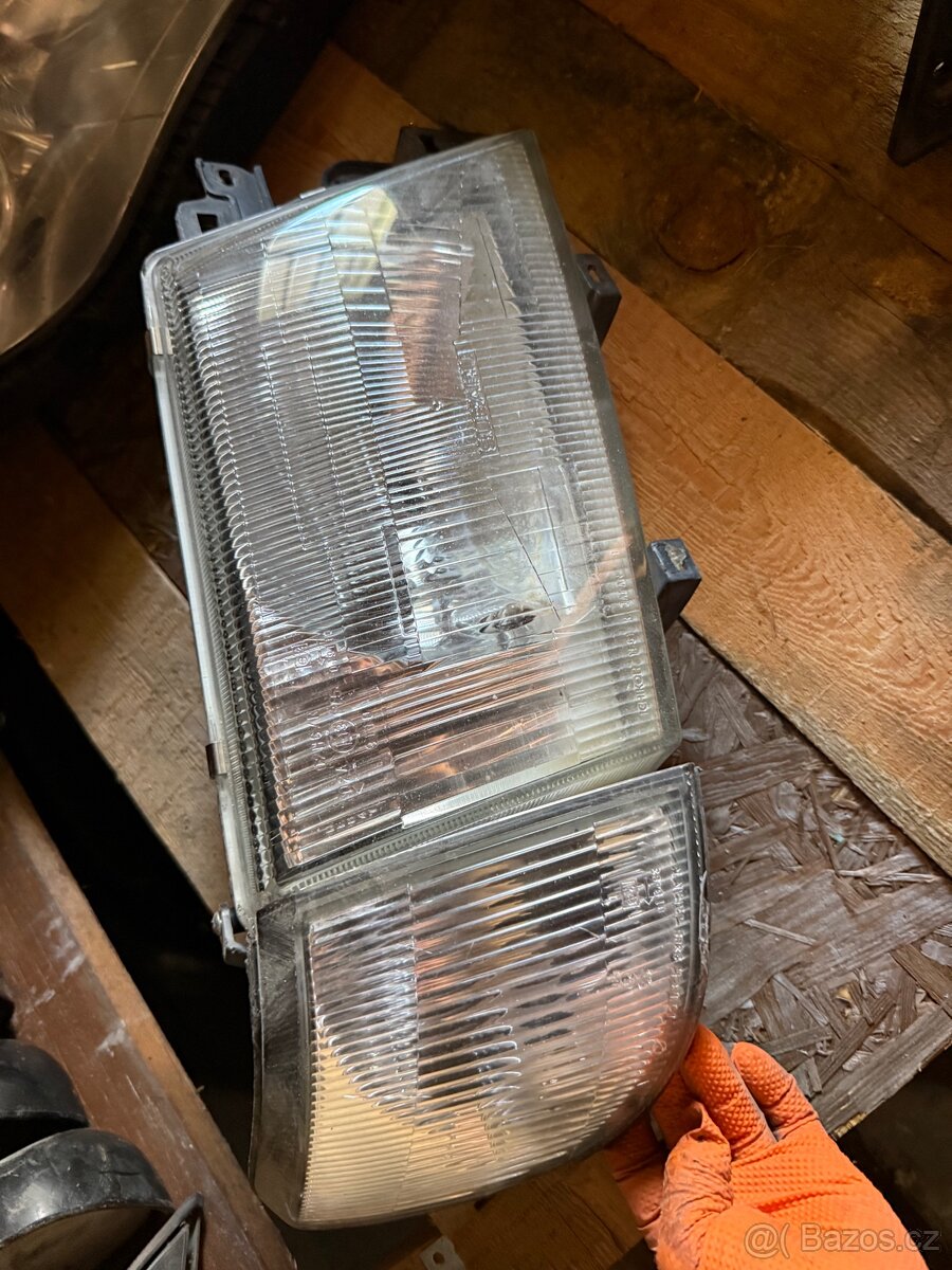 Subaru Forester SF světla , blinkry přední - 2