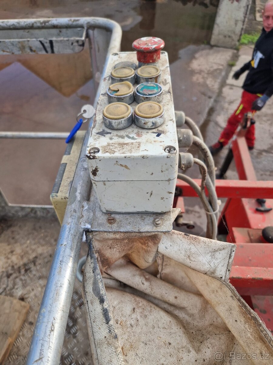 Přívěsná pracovní plošina - 2