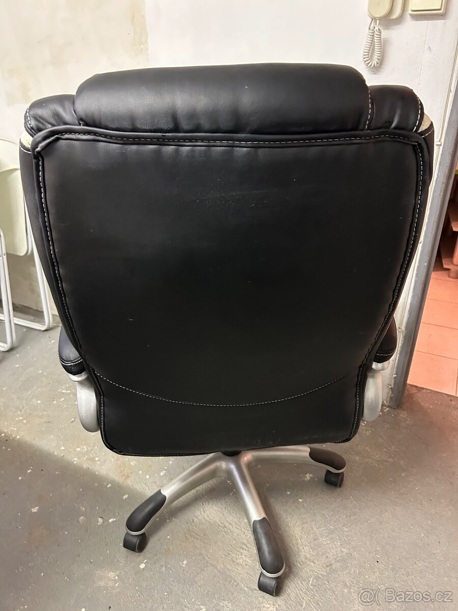 Kancelářské manažerské křeslo - 2