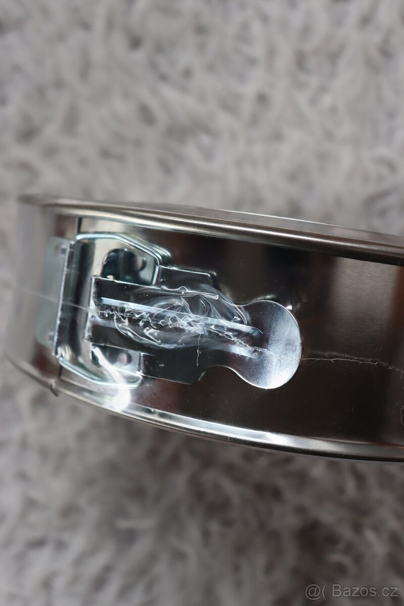 2 x forma na pečení na dorty. Srdce a kulatá - 2