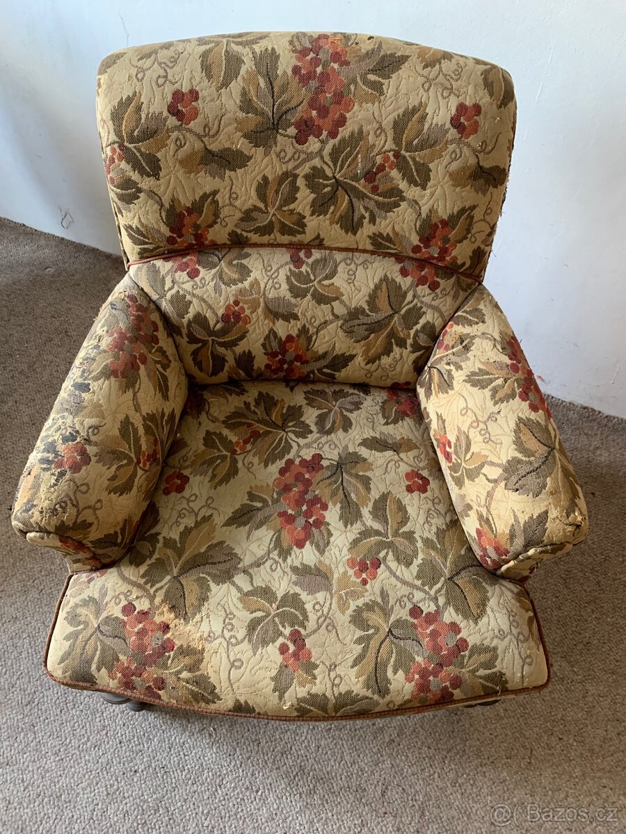 Dvě starožitná křesílka - 2