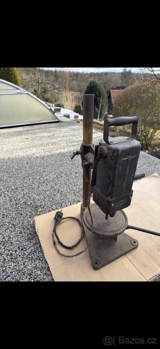 Stará stolní vrtačka - 2