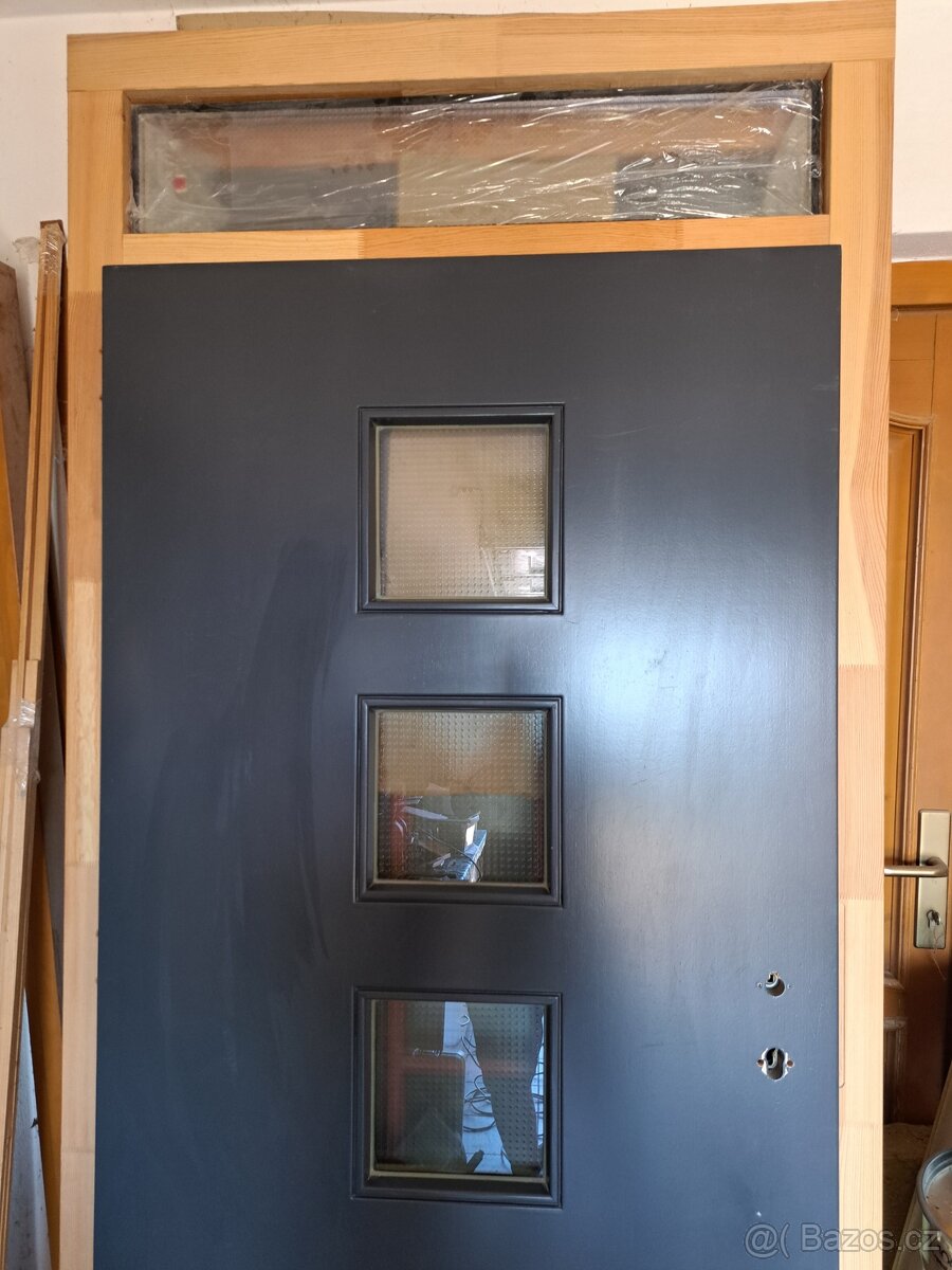 Levé vchodové dřevěné dveře - 2