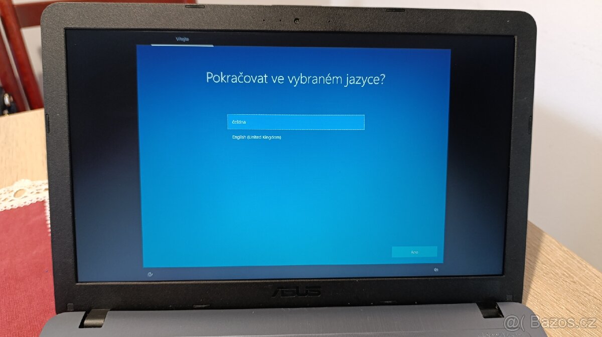 Notebook ASUS A540B - na ND, 3 roky starý - 2