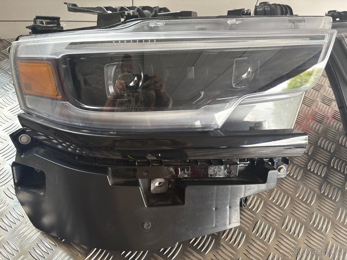 Světla RAM 1500 DT - 2