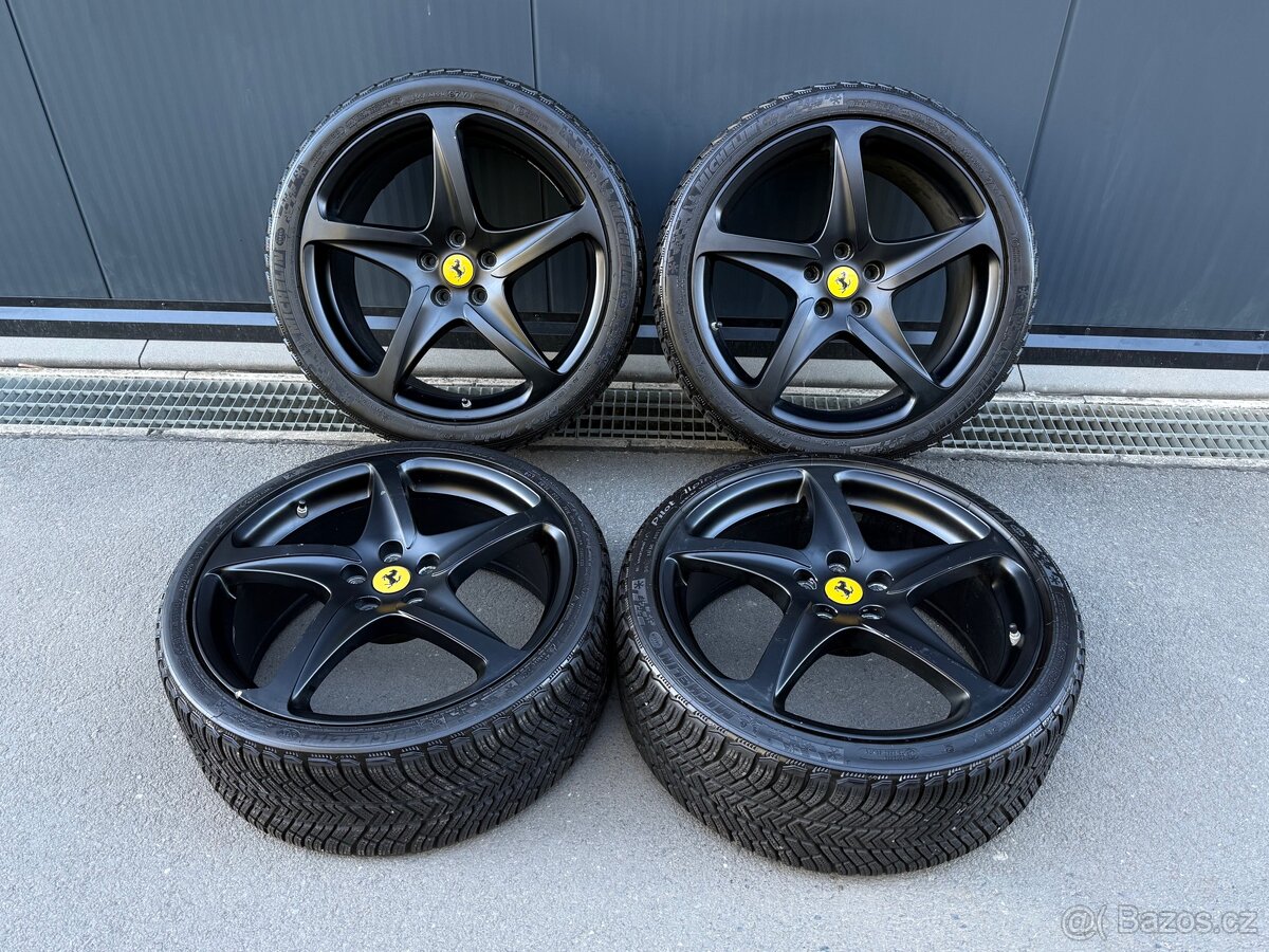 Ferrari FF kola - 2