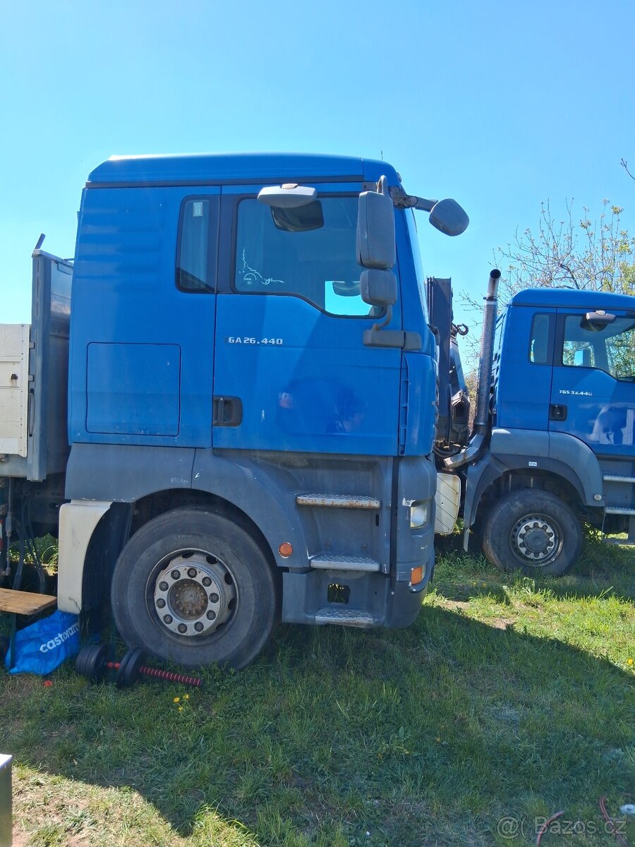 Man TGA 26.4406x2 s hydraulickým jeřábem - 2