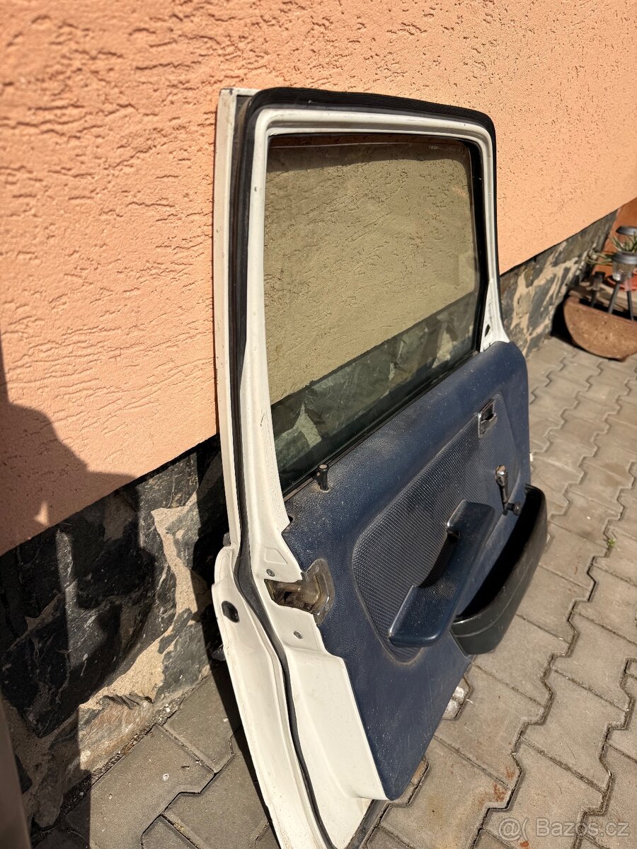 Mercedes Benz Piano - 2