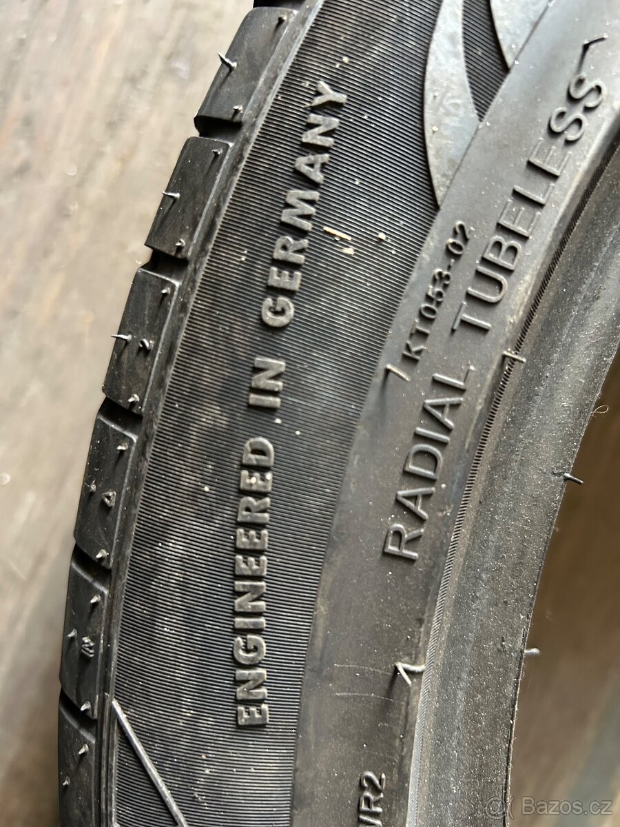 Letni pneu 235/45 zR18 - 2
