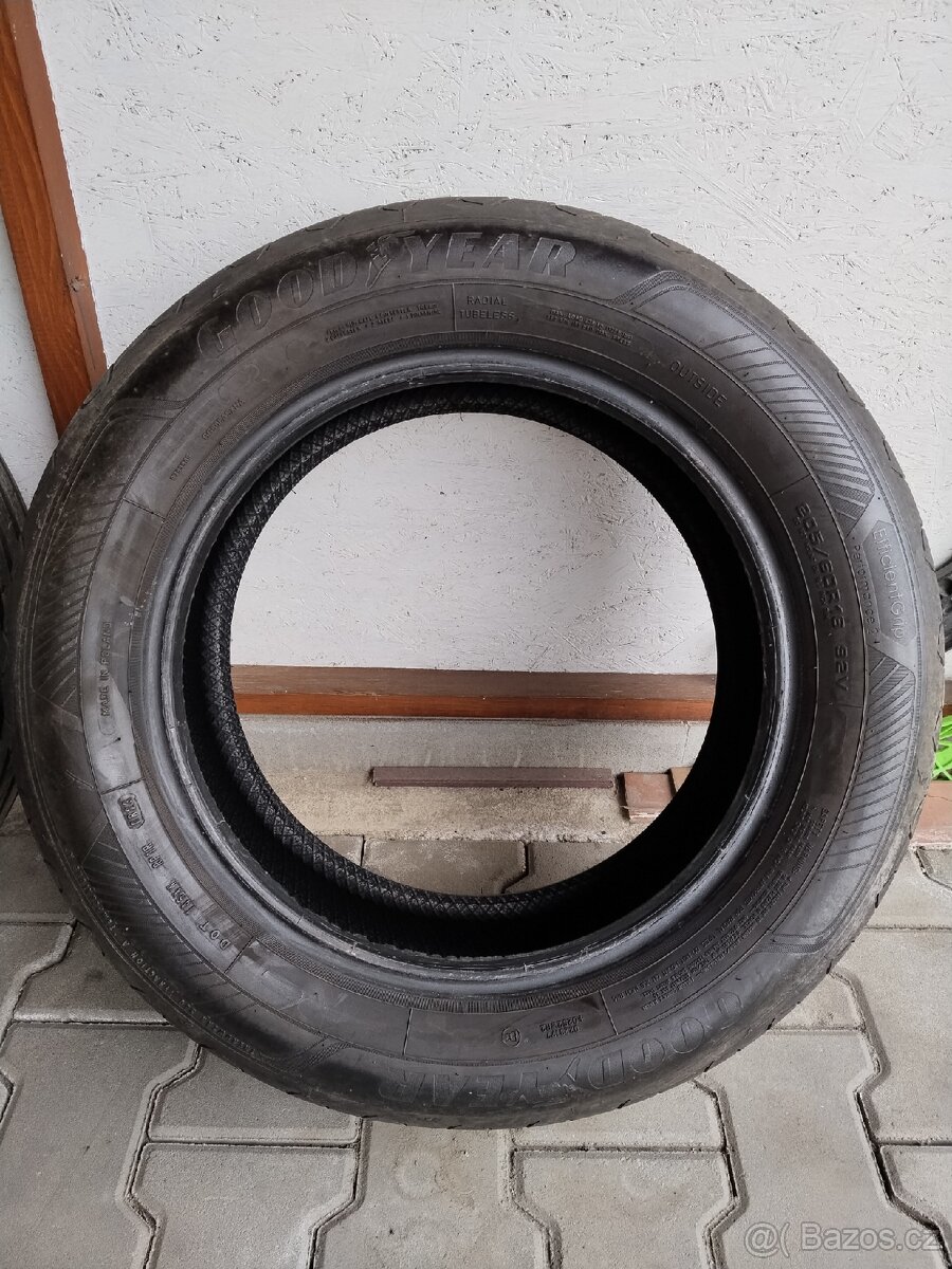 Letní pneu Goodyear 205/60/16 - 2