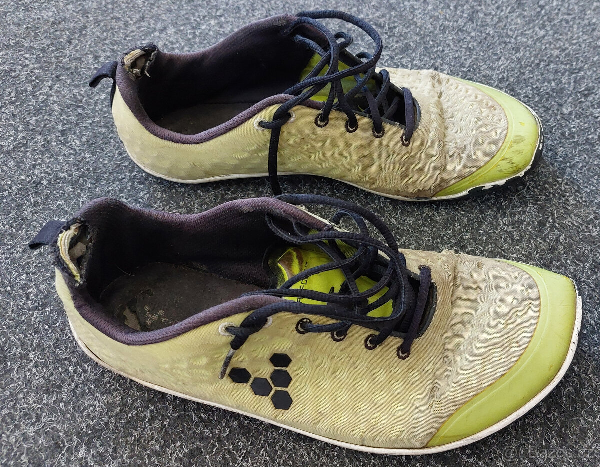 Vivobarefoot Stealth - 2