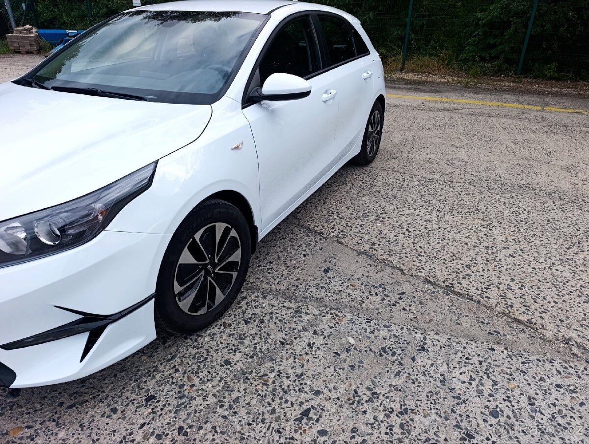 Prodám KIA CEED 2025 rok - 2