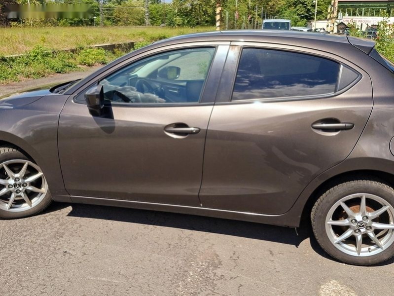 Mazda 2,1.5 benzin 66 kw max. výbava 1 - 2