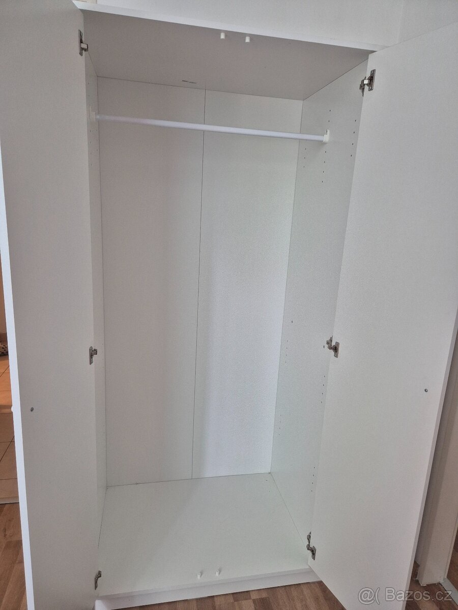 Bílá skříň IKEA - 2