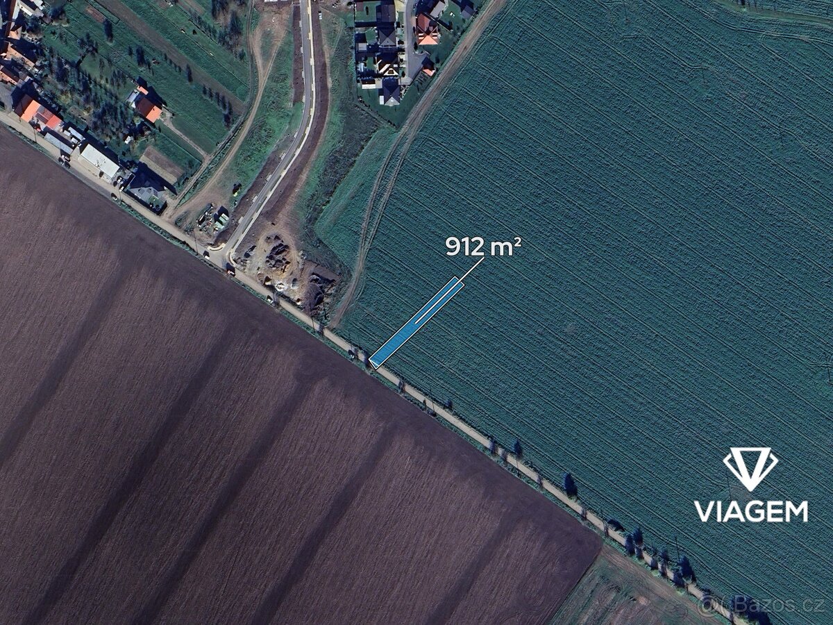 Pole 912 m², Podíl 50 % o výměře 456 m² - 2
