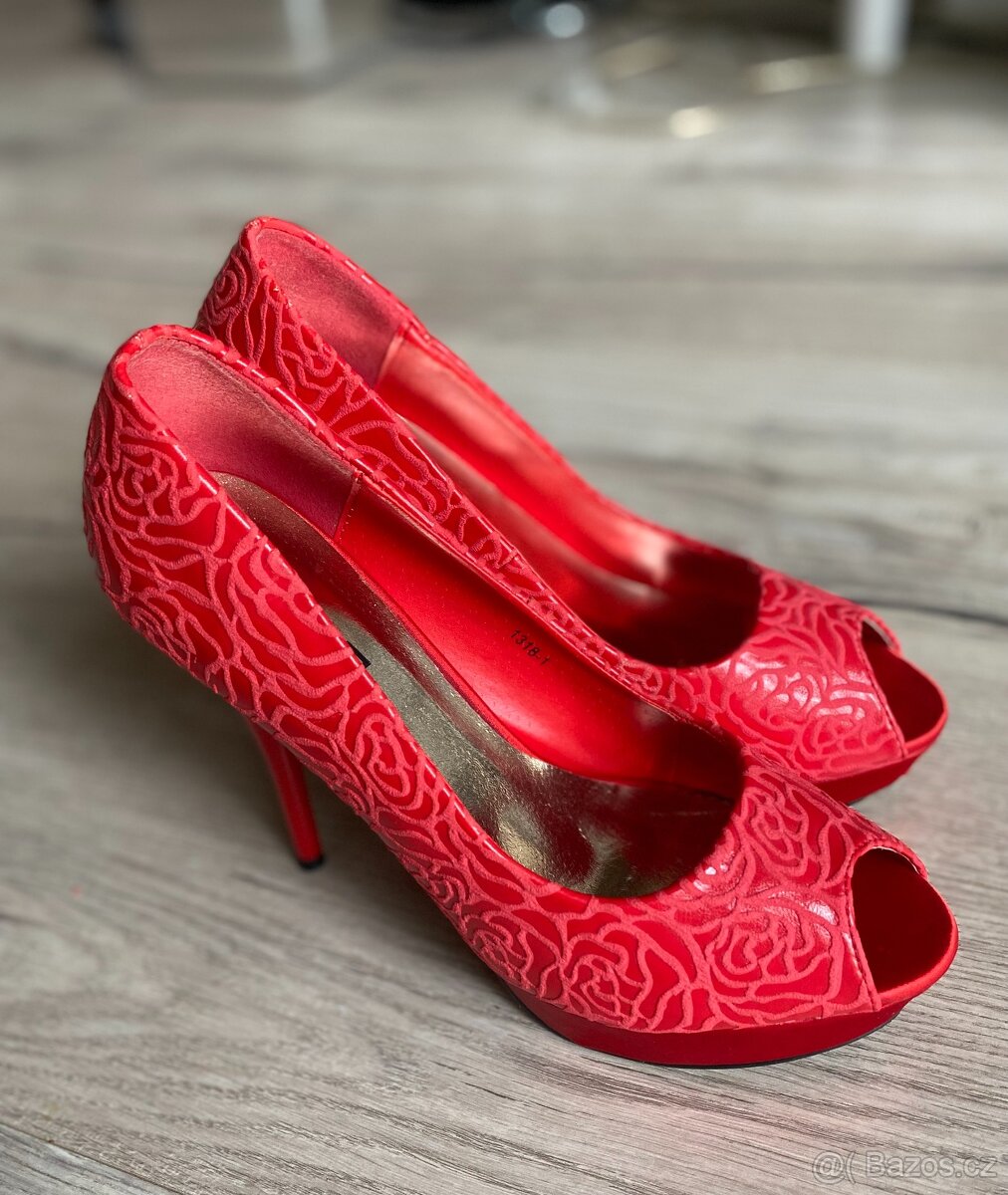 Červené lodičky na platformě - 2