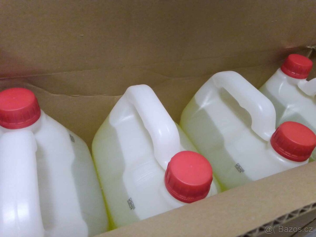 Čistící prostředky na umytí auto, obkladů, podlah a keramiky - 2