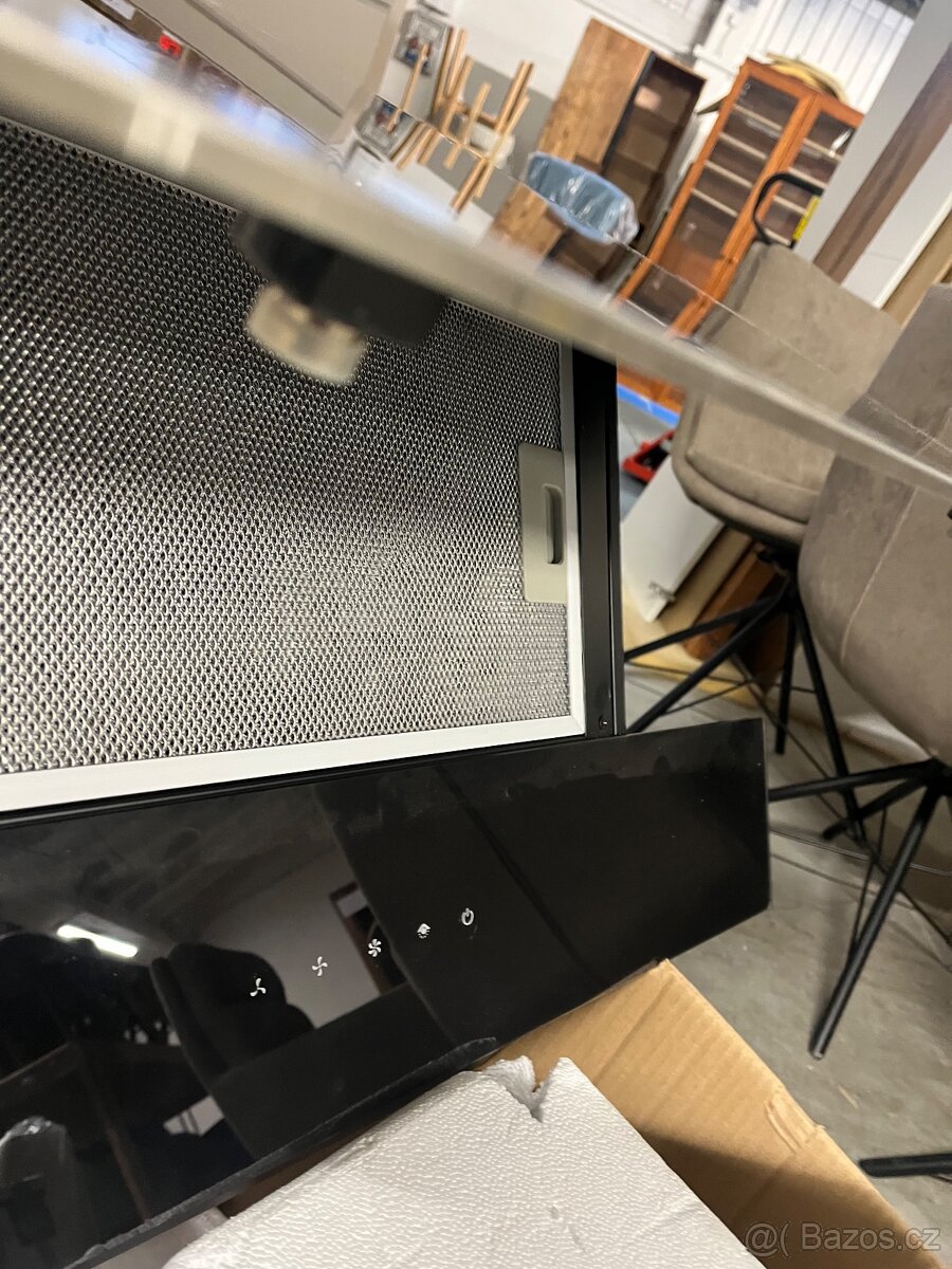 Prodám digestoř Amica s integrovaným osvětlením - 2