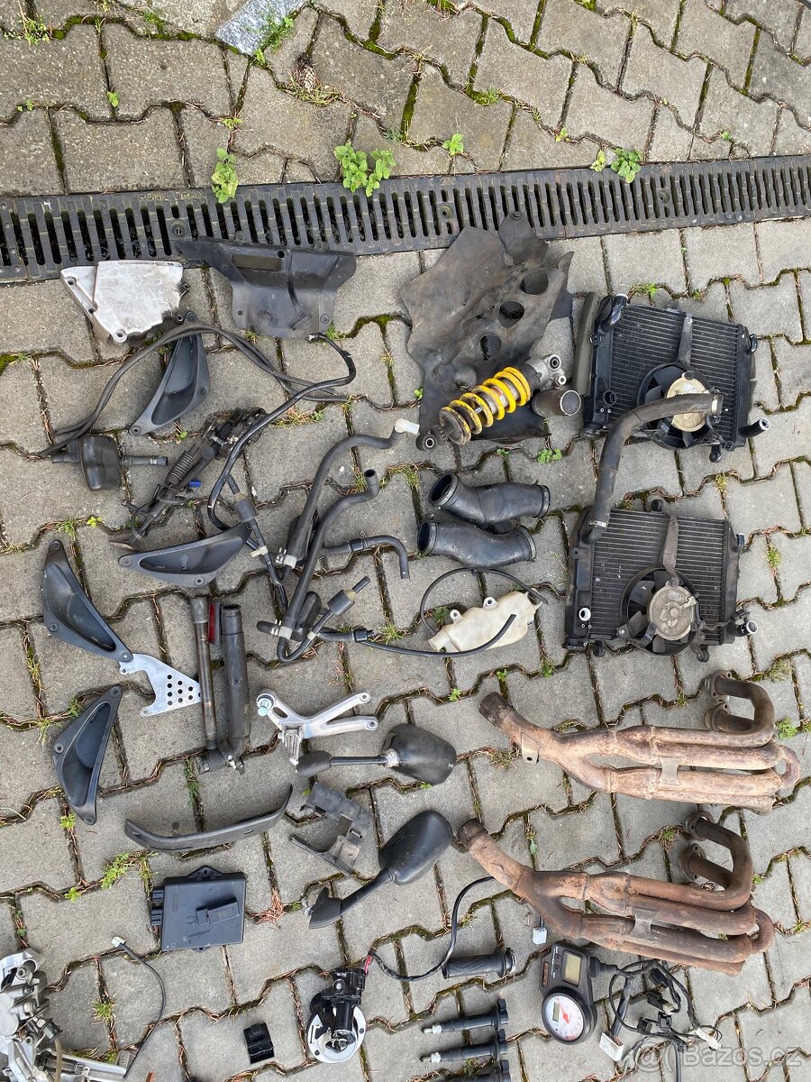 Yamaha R6 1998 - 2002 náhradní díly - 2