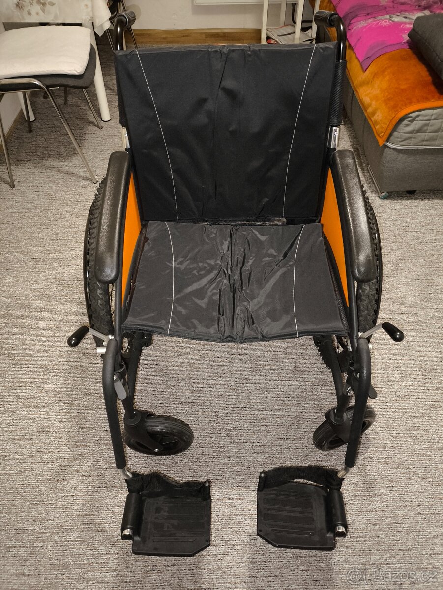 Zánovní invalidní vozík - 2