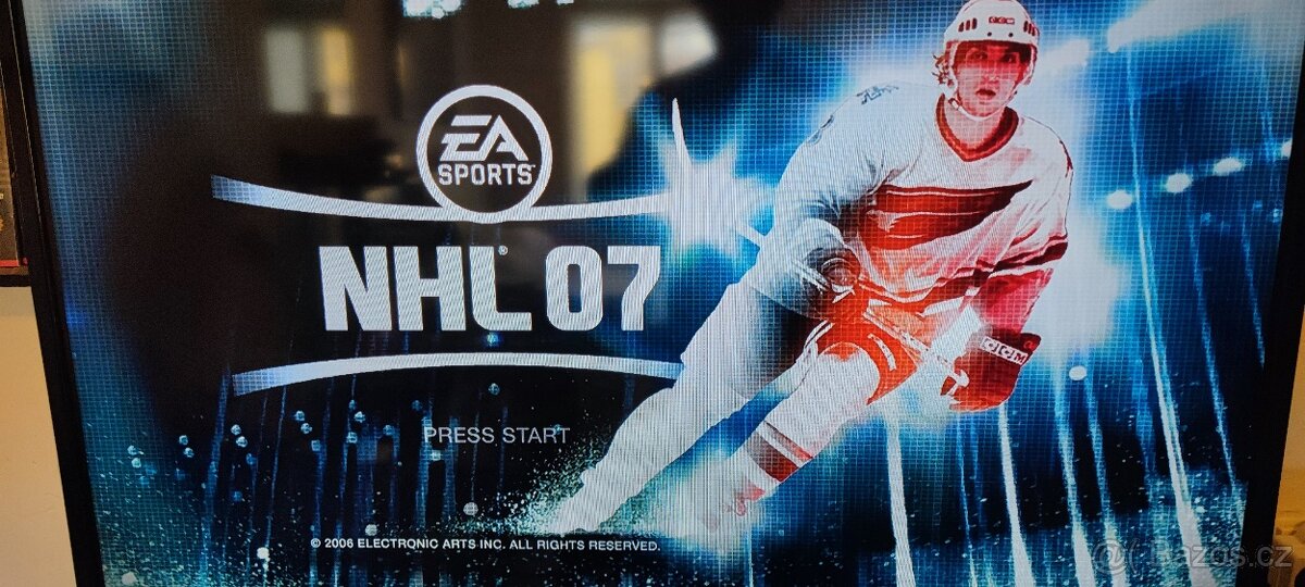 Xbox 360 (500gb ) +kinect +ovladač+ 1hra NHL07 - 2
