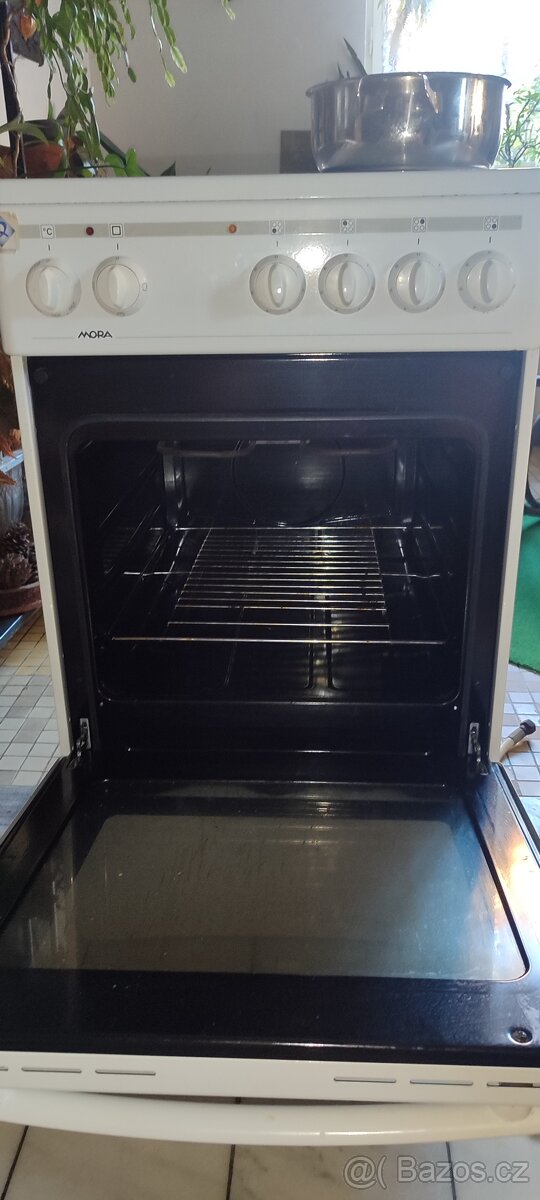 Mora elektrický sporák - 2