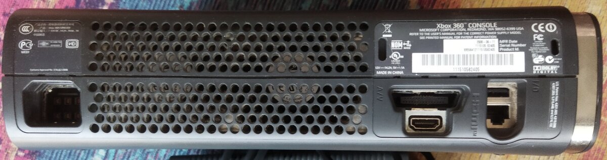 Xbox360 - 120GB + zdroj + ovladač - 2