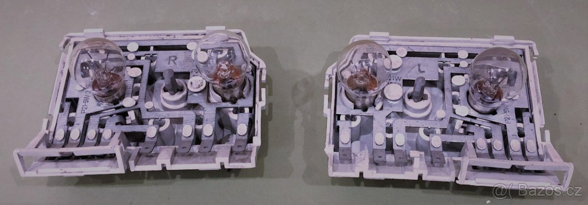 Audi 80 B3 - Kryty pro zadní blikače - 2 ks - 2