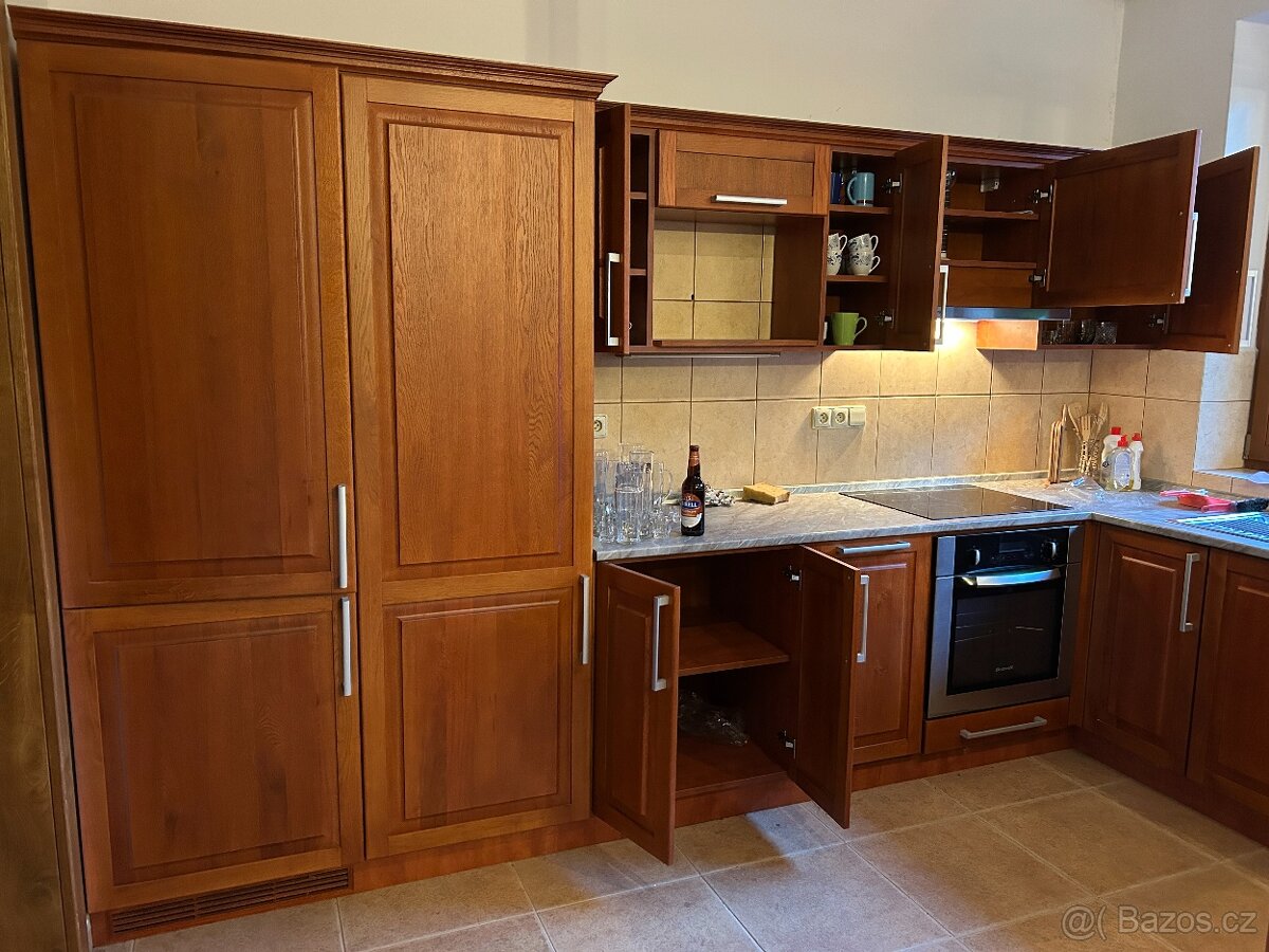 Prodám dřevěnou kuchyň z masivu - 2