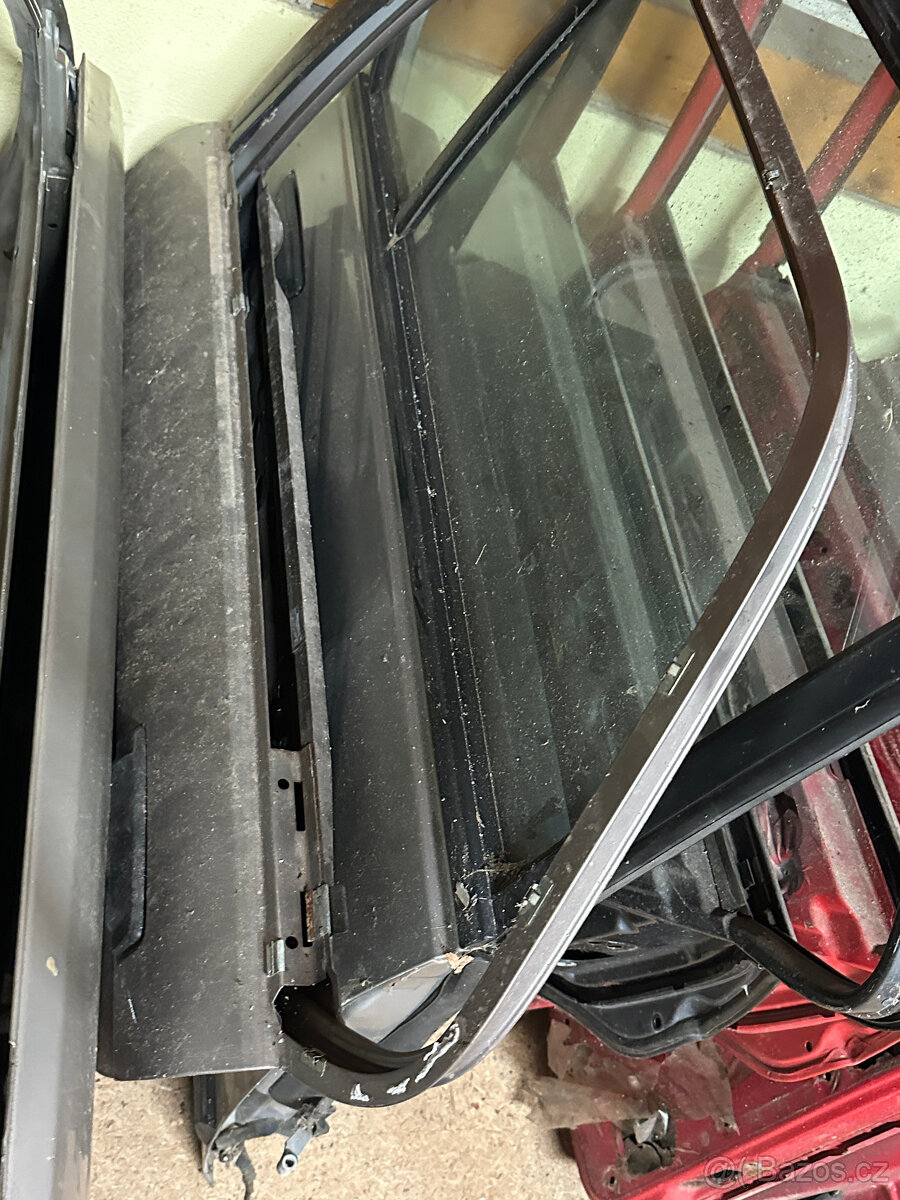 Dvere BMW E30,E28,E32 predni L+P cena za kus 2t - 2