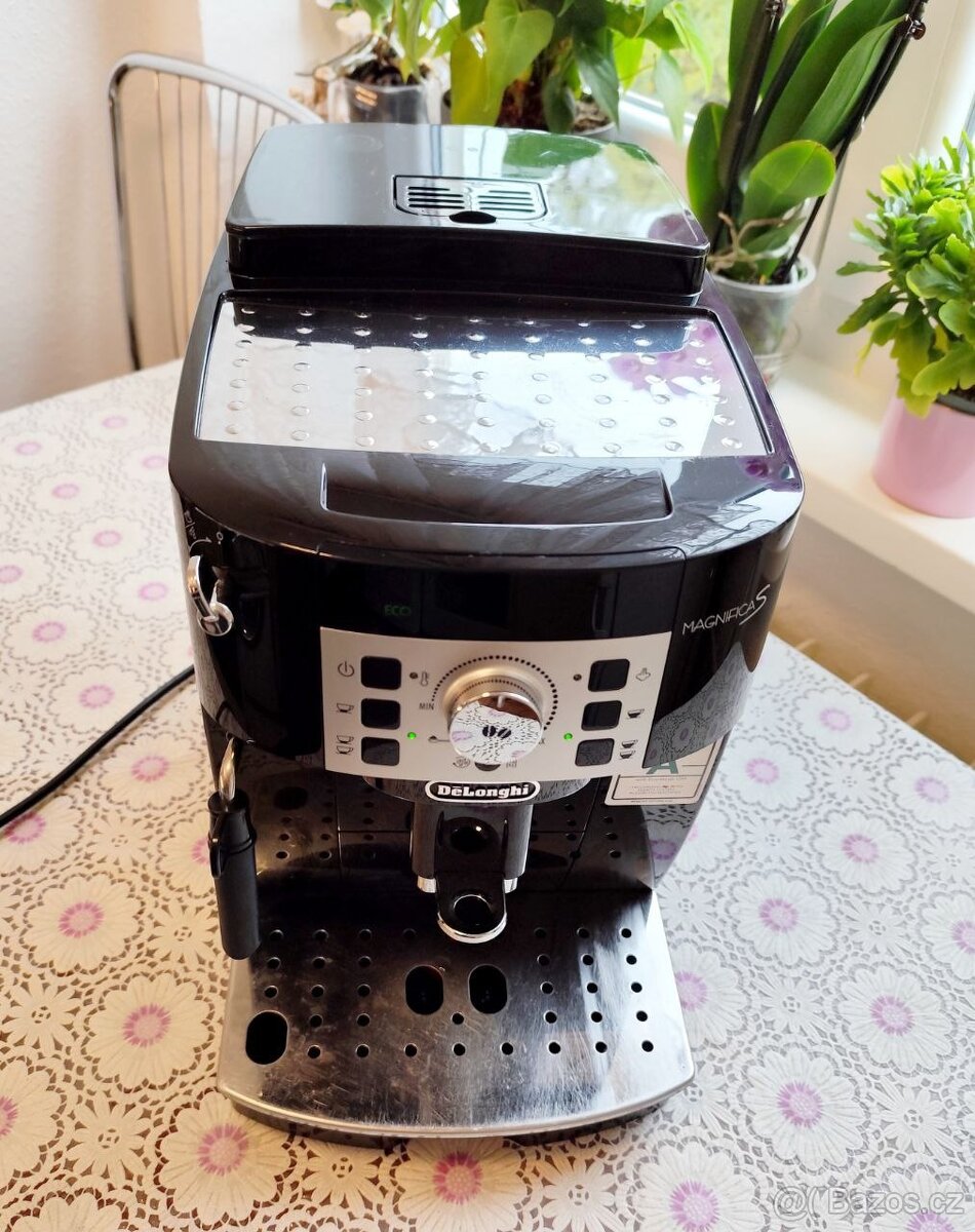 kávovar Delonghi Magnifica S - 2