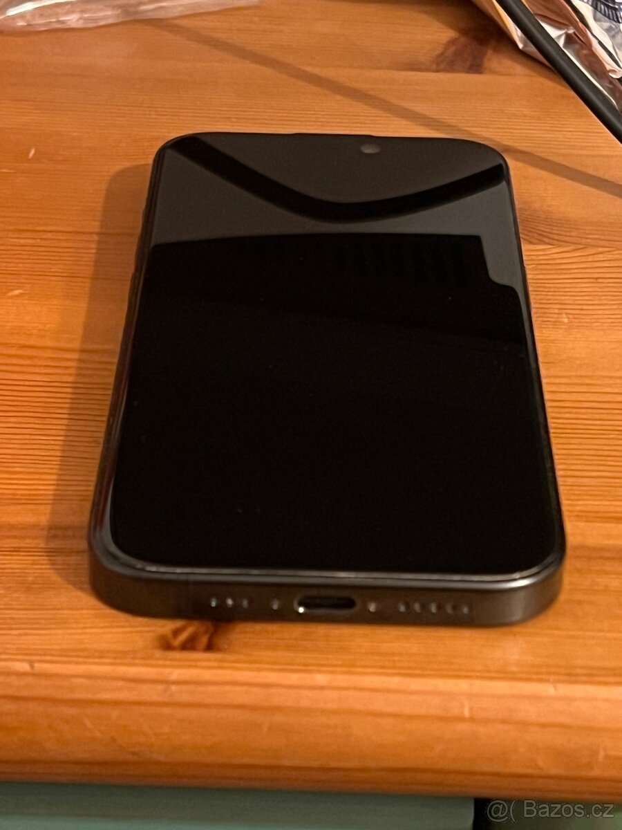 Iphone 15 Pro 128gb černý titan - 2