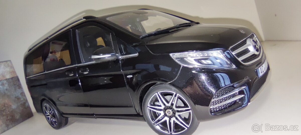 Mercedes-Benz V Klasse 1:18 - 2