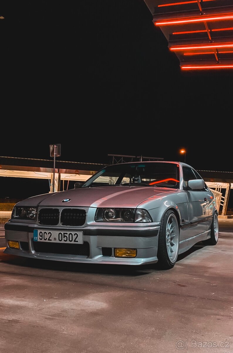 Bmw E36 325i coupe manuál - 2