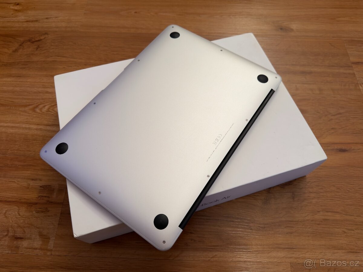 Apple MacBook Air 13" A1466 Silver 8/128 GB - 2