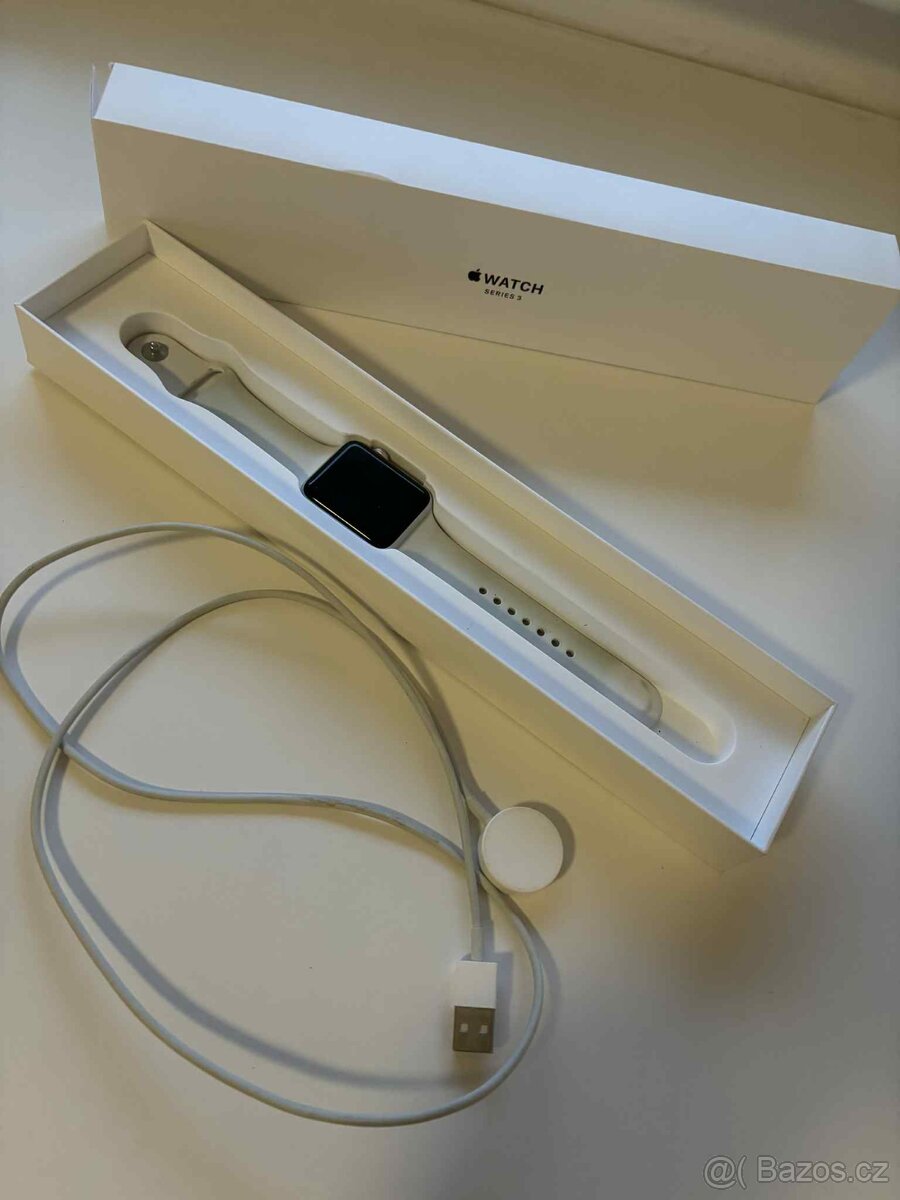 Apple Watch Series 3 + nabíjecí kabel - 2