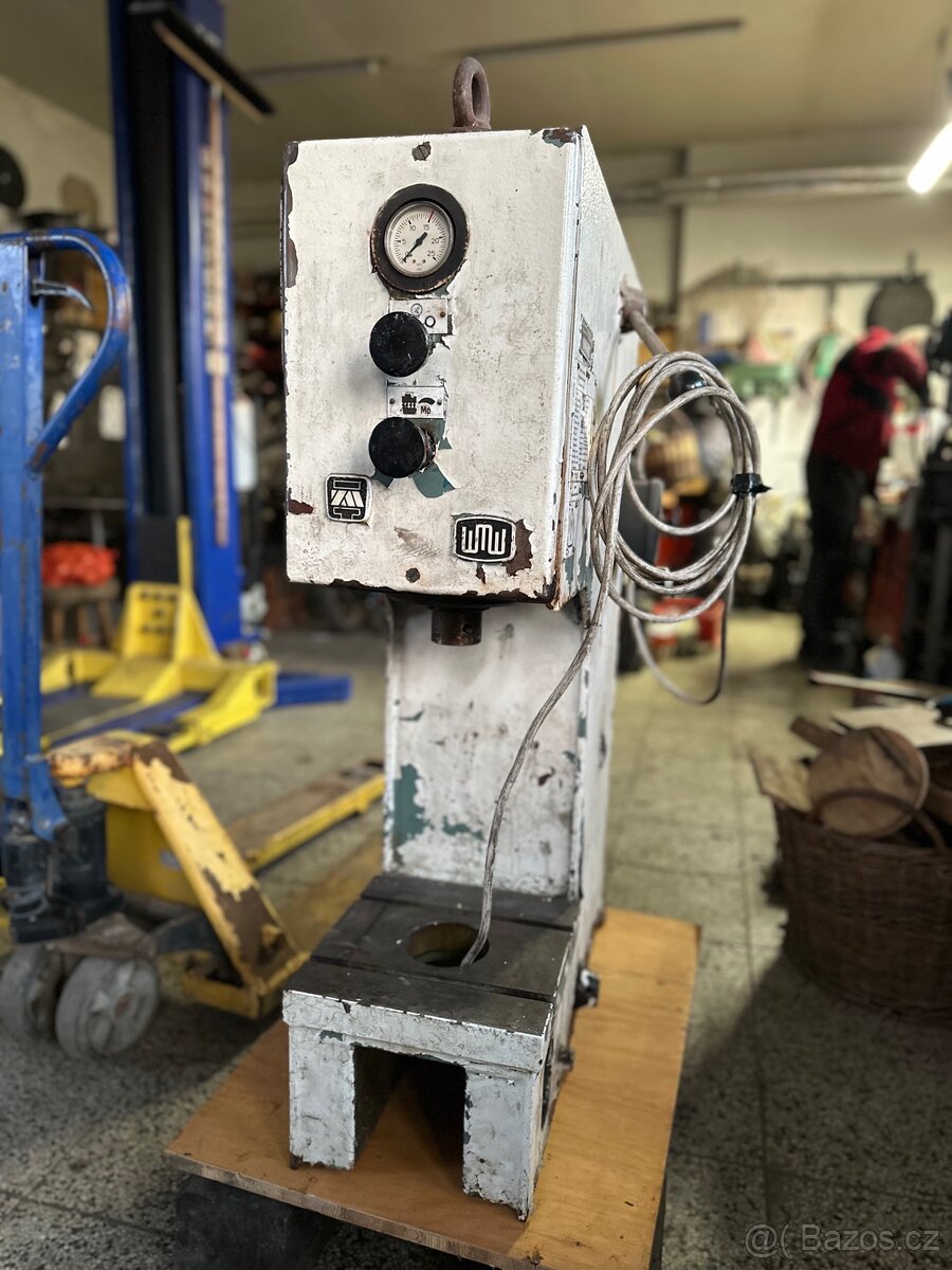 Hydraulický lis - 2