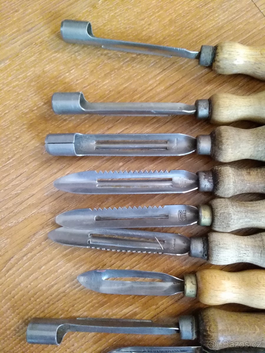 Staré dřevěné škrabky - 2