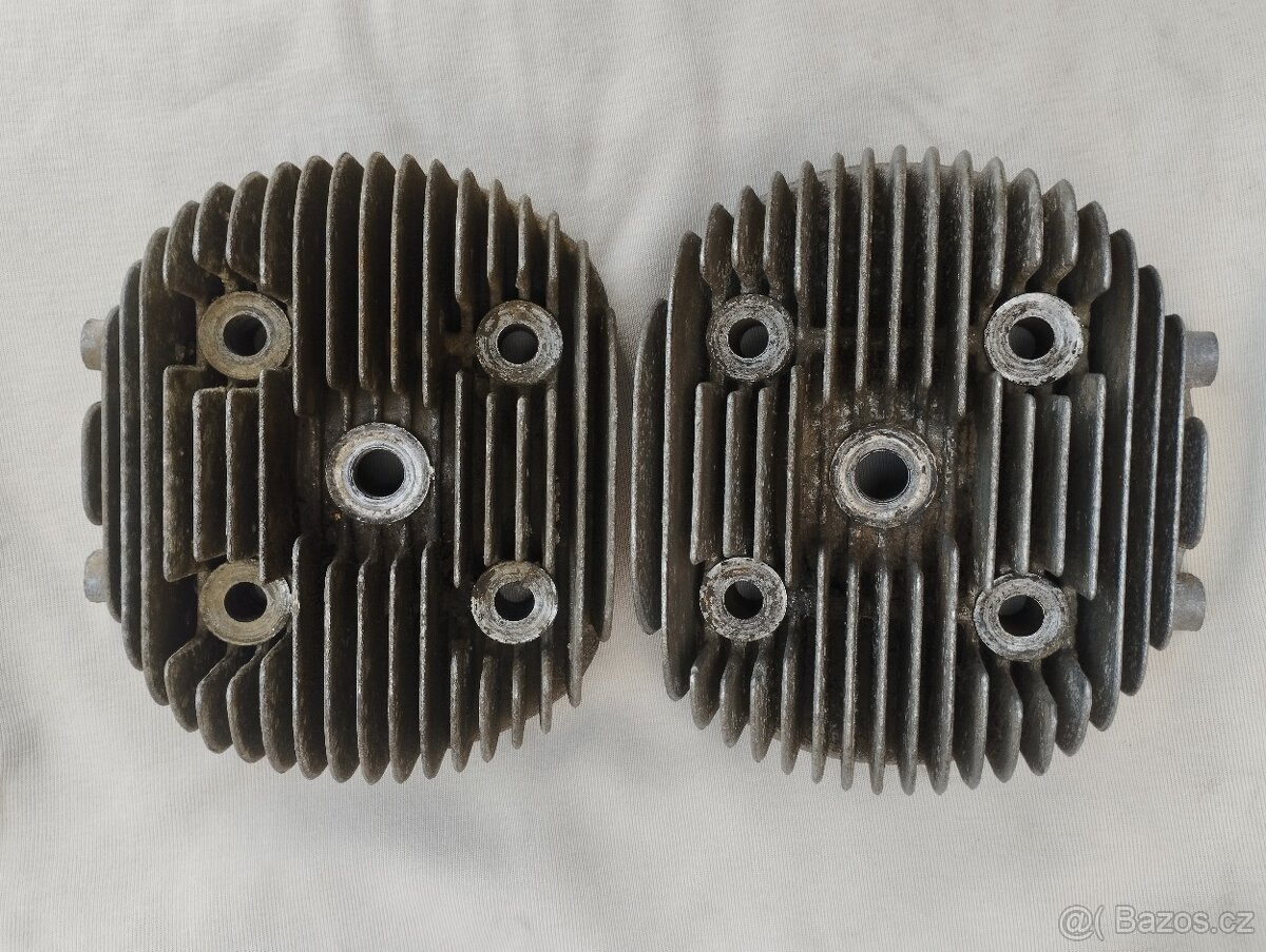 Hlavy motoru Trabant - 2