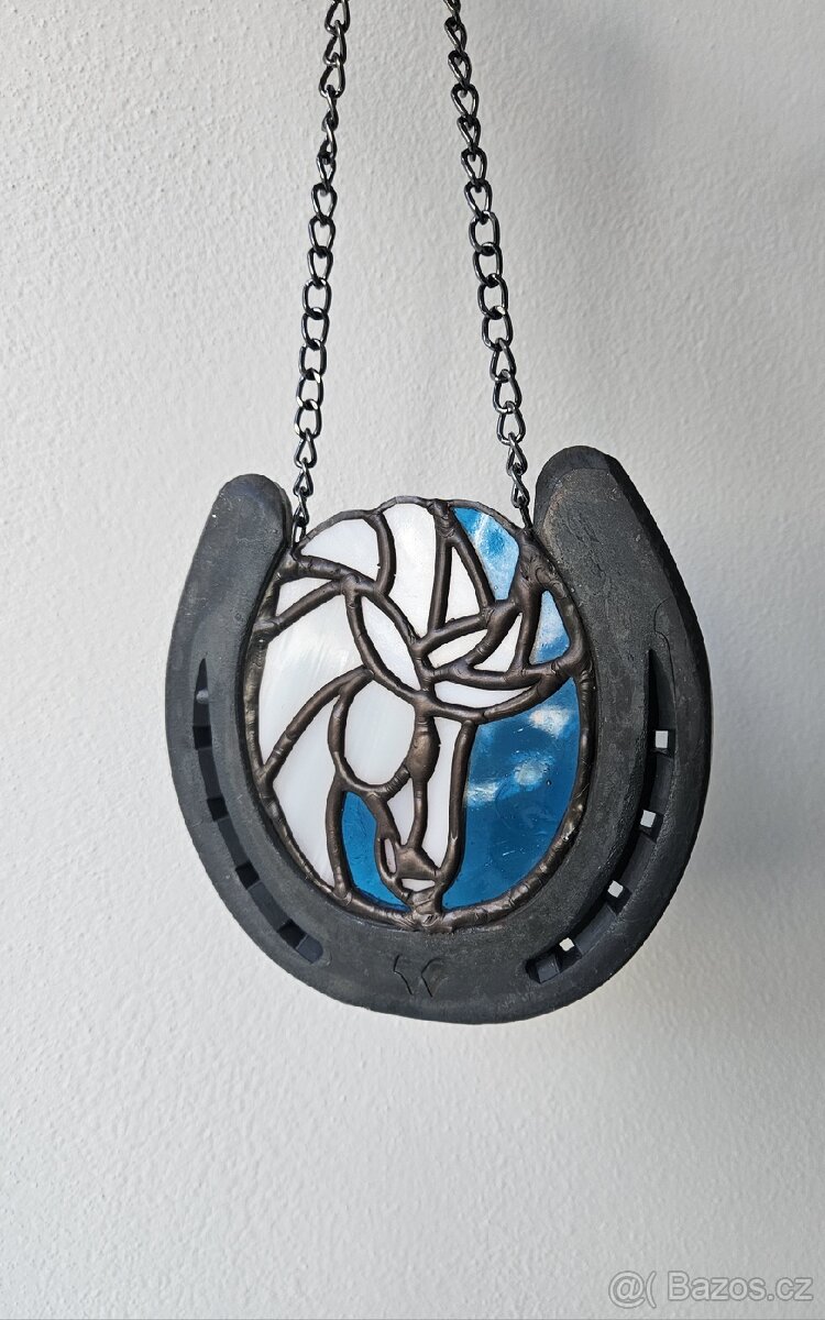 Kůň v podkově - Bílý - 2