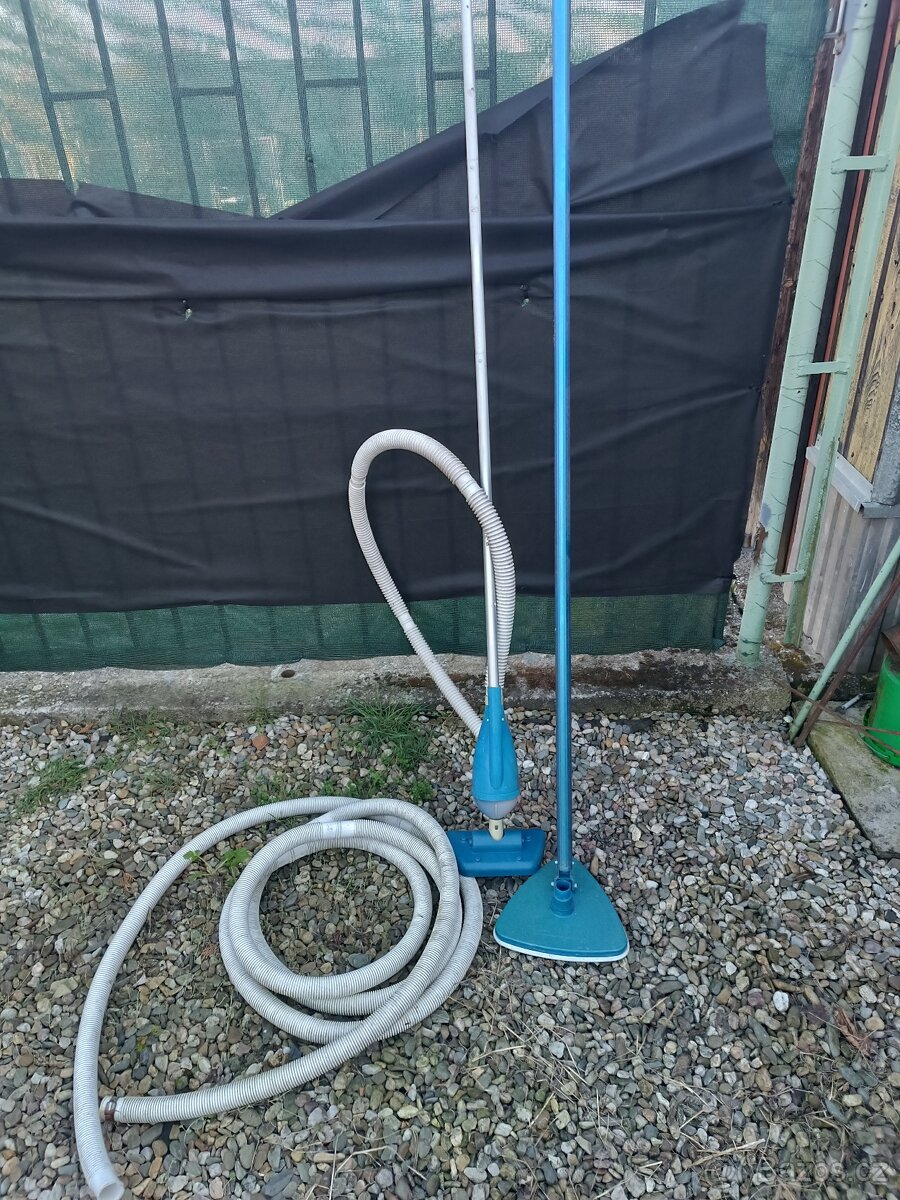 Vysavač na bazen - 2