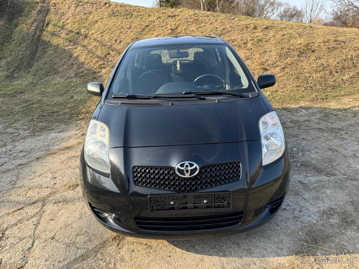 Toyota Yaris 1.Oi - 2