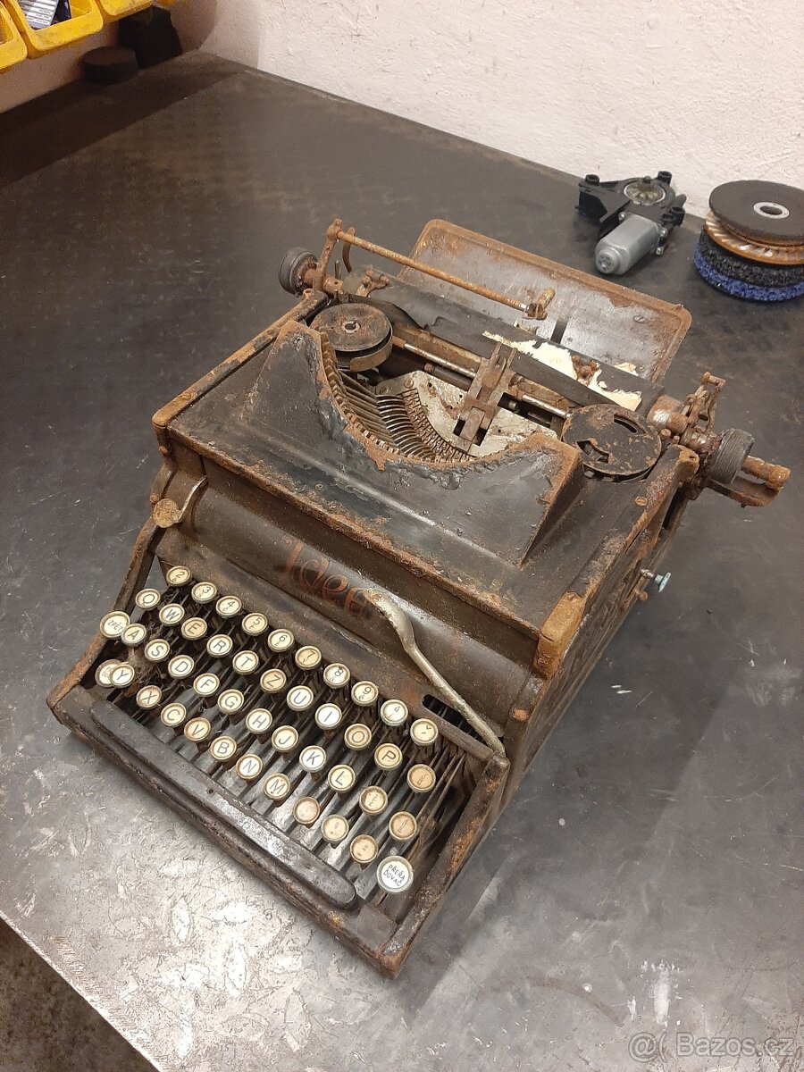 Psací stroj IDEAL - 2