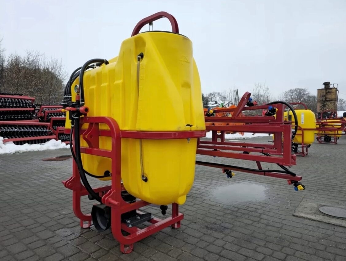 Postřikovač na traktor Strumyk - 2