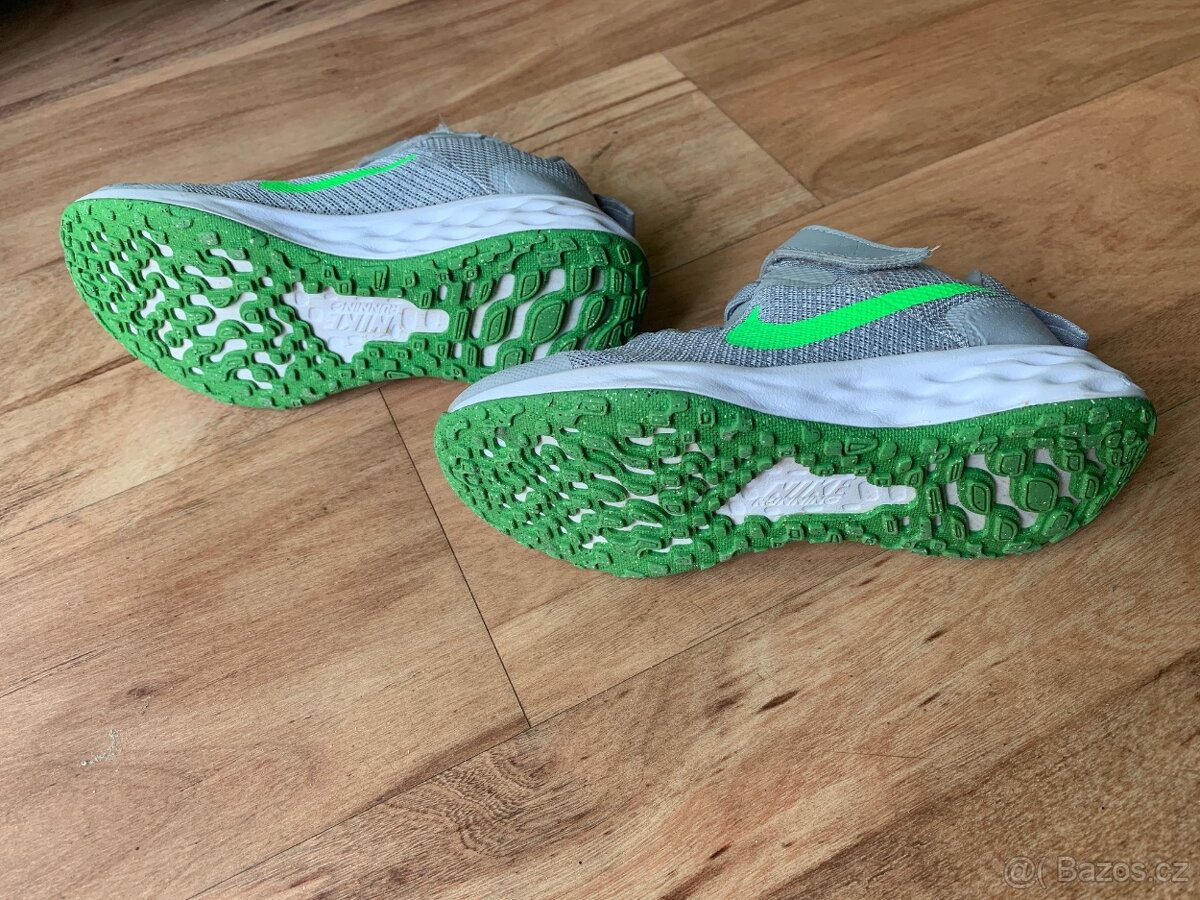 Tenisky nike velikost 29,5 - 2