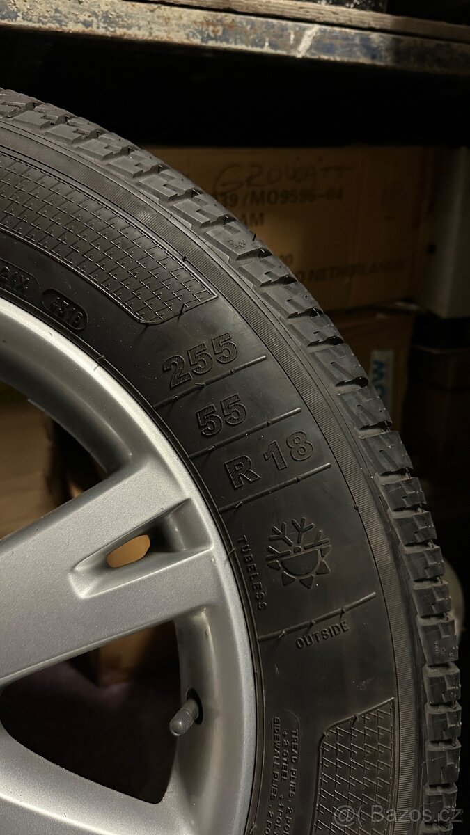 4x Pneu 255/55 R 18 M+S včetně disků - 2