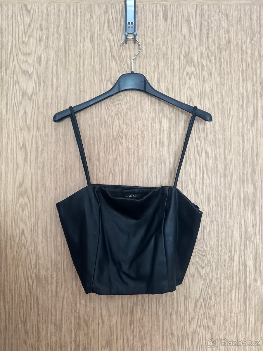 Koženkový crop top Amisu - 2
