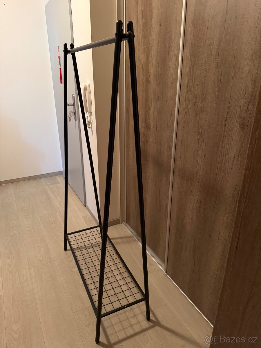 Věšák na oblečení - 2